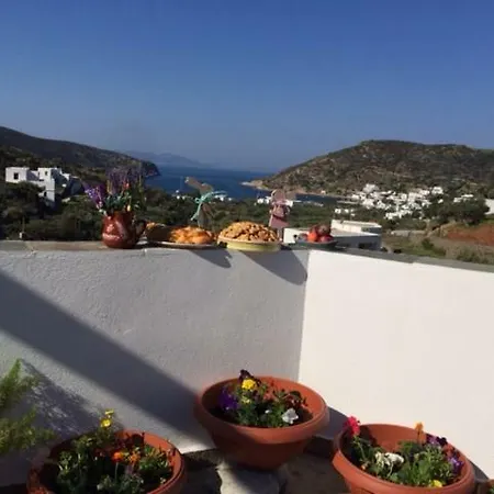 Costa * Vathi (Sifnos)