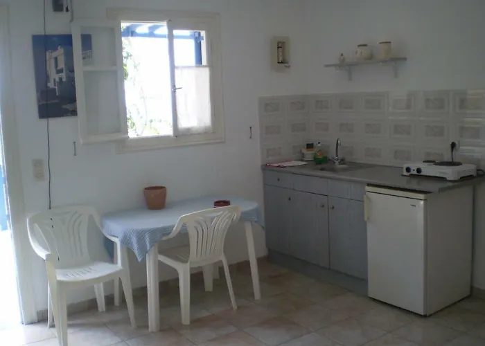 Costa * Vathi (Sifnos)