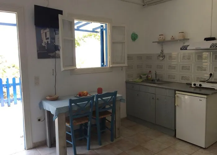 Costa * Vathi (Sifnos)